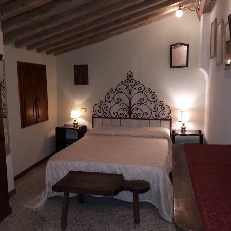 Dolce Rosa ♡ Centro Storico Bed & Breakfast Sansepolcro Luaran gambar